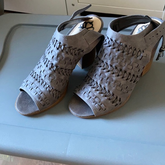 Fergalicious Brand Gray Sandals - Picture 1 of 7